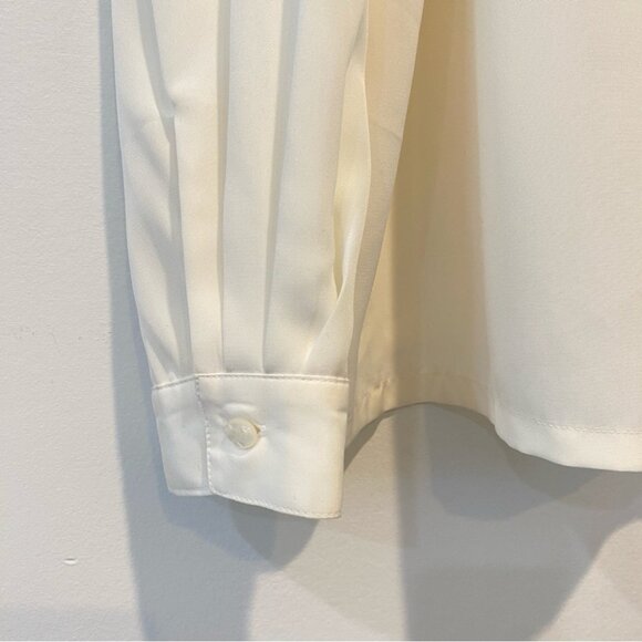 Vintage Koret Floral Embroidered Ladies Collared Button Down Shirt Coquette Girl - Picture 4 of 16